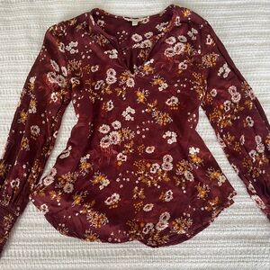 Lucky Brand boho burgundy floral long-sleeve blouse with smocked cuffs/sleeves